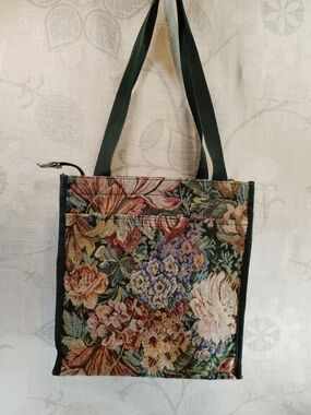 Floral Tapestry Shoulder Bag in Dark Green And Pink